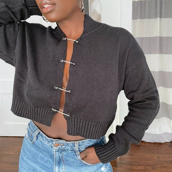 Chunky Knit Cropped Cardigan w/ Safety Pins | Papermoon - Picture 3 of 3
